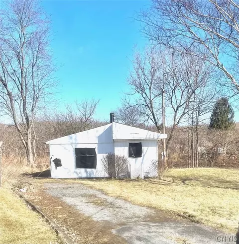 1305 State Route 5, Elbridge, NY 13060