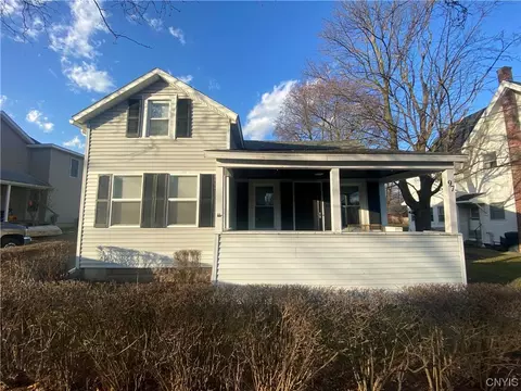 97 Lansing St, Auburn, NY 13021