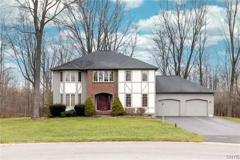3090 Corlear Dr, Lysander, NY 13027