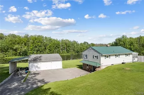 100 Hoag Dr, Schroeppel, NY 13135