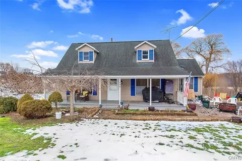 799 W Genesee Rd, Lysander, NY 13027