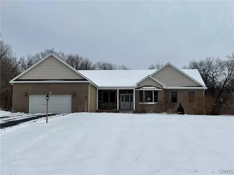 22 Stone Ridge Dr, Scriba, NY 13126