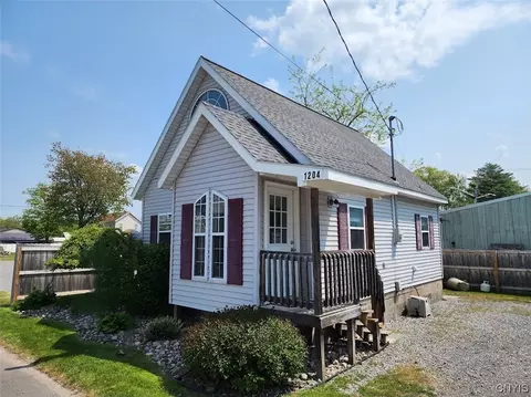 1204 Park Ave, Vienna, NY 13157