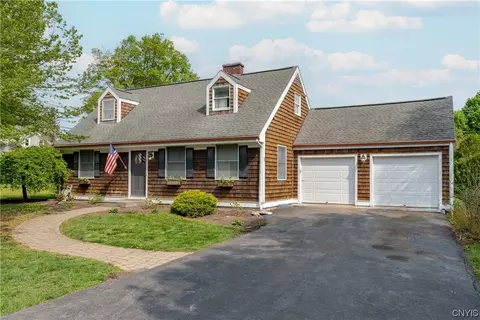 1 Clara Rd, Fayetteville, NY 13066