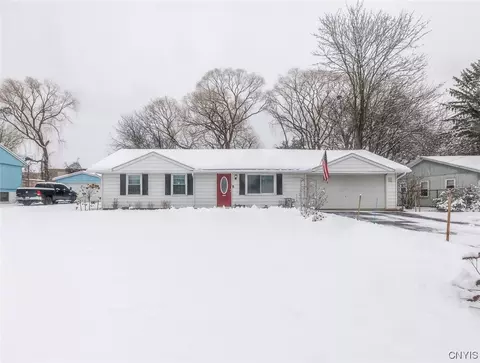 321 Birchwood Blvd, Van Buren, NY 13027