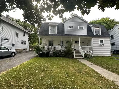 9 Peacock St, Auburn, NY 13021