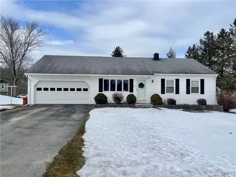 108 Ceral Ln, Whitestown, NY 13424