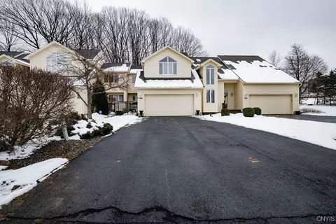 5346 Bunker Hill Way, Syracuse, NY 13207