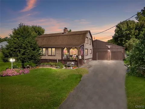 9395 Mallory Rd, New Hartford, NY 13413