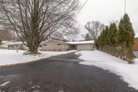106 Ronnell Dr, Geddes, NY 13219