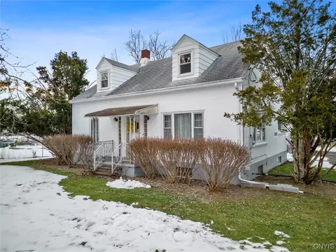 7513 E South St, Clinton, NY 13323