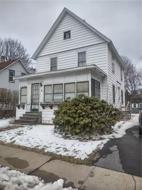 5 8th St, Oneonta, NY 13820