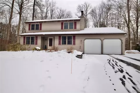 39 Elm Dr, Schroeppel, NY 13132