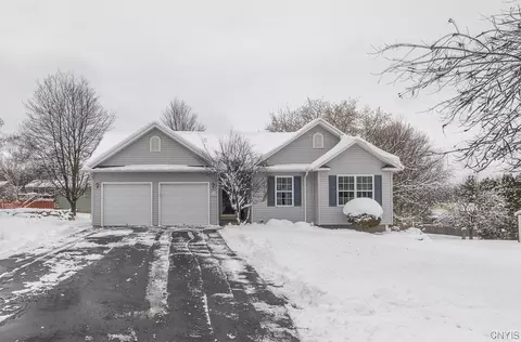 220 Circle Dr W, Lenox, NY 13032