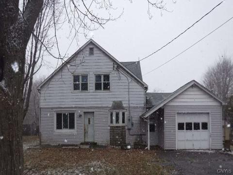 6704 Schuyler Dr, Evans, NY 14047