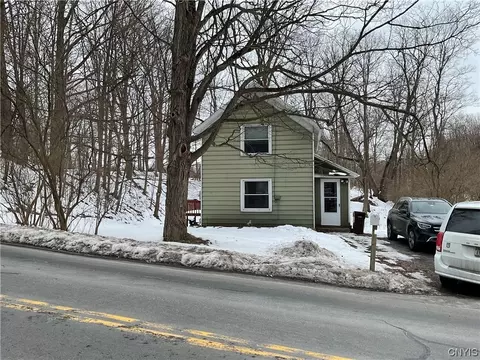 7902 Brimfield St, Kirkland, NY 13323
