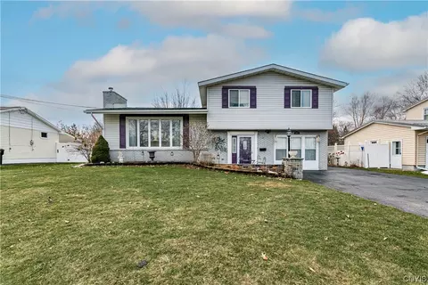 301 Charlane Pkwy, Salina, NY 13212