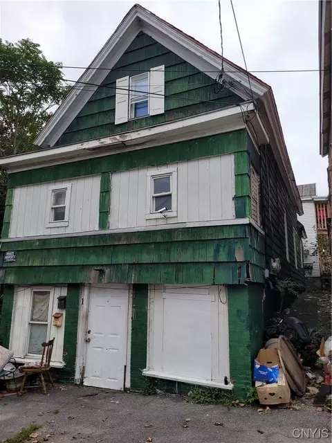 213 Isabella St, Syracuse, NY 13208