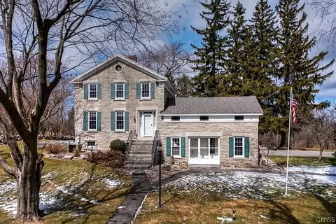 4021 Split Rock Rd, Onondaga, NY 13031