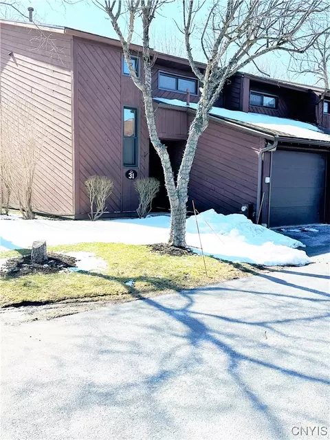 31 Sherman Oaks Dr #31, New Hartford, NY 13413