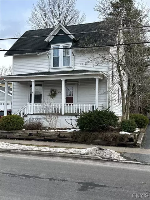 309 Cleveland Ave, Oneida, NY 13421
