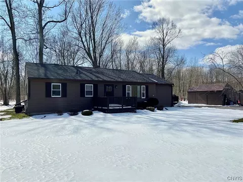 233 Middle Rd, Scriba, NY 13126