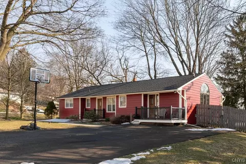 301 Richards Rd, Camillus, NY 13031