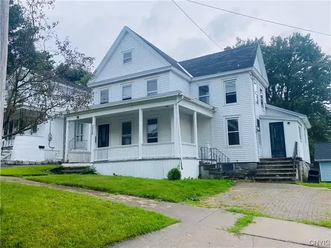 258 W 8th St, Oswego, NY 13126