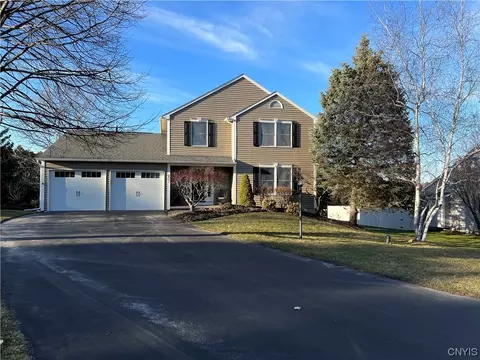 5835 Mountain Laurel Dr, East Syracuse, NY 13057