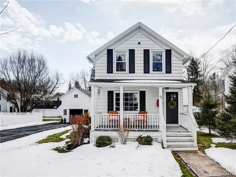 48 Elizabeth St, Skaneateles, NY 13152