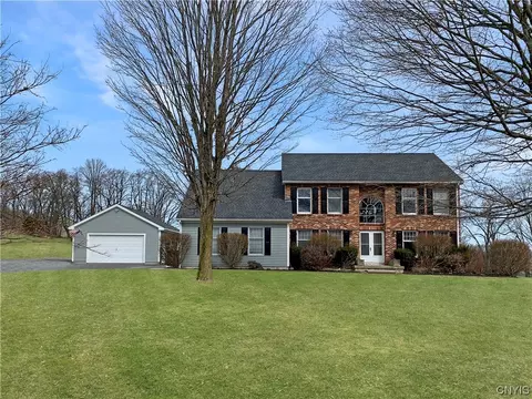 4074 Quail Ridge Dr, Cortlandville, NY 13045
