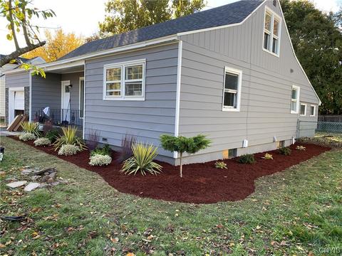 230 Orchard Dr W, Salina, NY 13212
