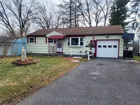 114 Norwood Ave E, Salina, NY 13088