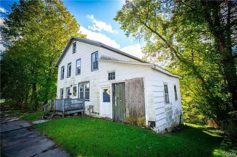 247 Loomis St, Little Falls, NY 13365
