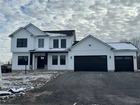 8400 Meadowland View Trl, Cicero, NY 13039