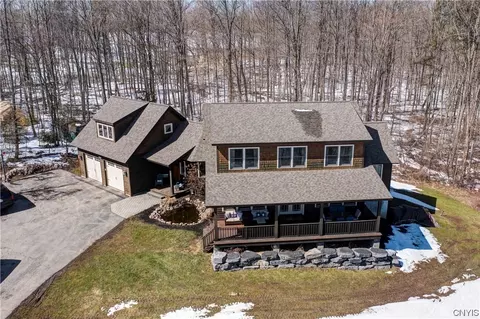 1225 Hencoop Rd, Skaneateles, NY 13152