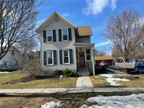 528 Franklin St, Clayton, NY 13624