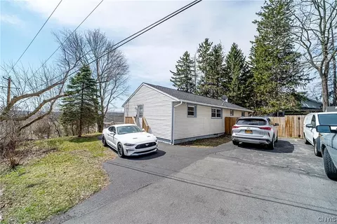 6651 E Sorrell Hill Rd, Van Buren, NY 13164