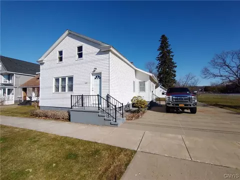 1267 Mohawk St, Utica, NY 13501