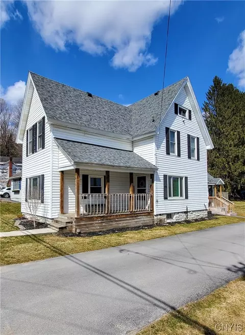 22 Summit Rd, Newport, NY 13416