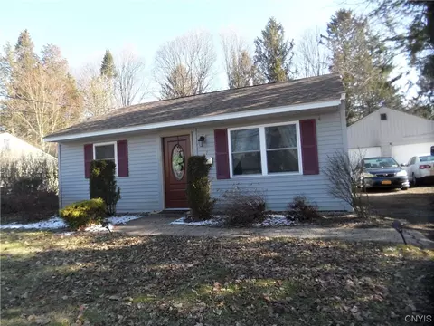 17 Balsam Cres, New Hartford, NY 13413