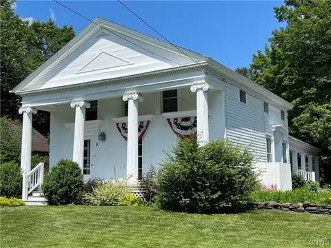 9 Hamilton St, Hamilton, NY 13346