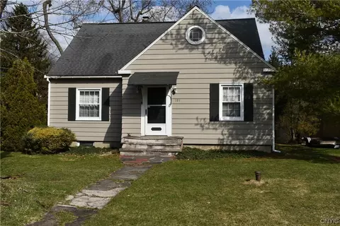 101 Newcastle Rd, Geddes, NY 13219