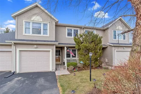 5815 Nobleton Cir, Onondaga, NY 13078