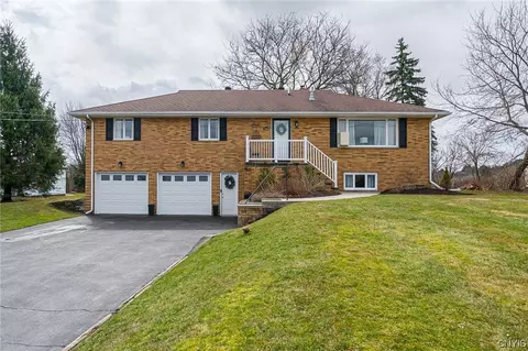 3946 Split Rock Rd, Onondaga, NY 13031