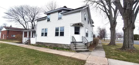 113 W Broadway St, Cape Vincent, NY 13618