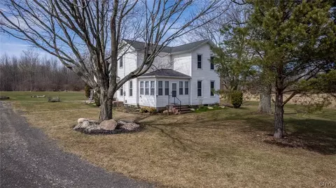 6003 Barclay Rd, Sodus, NY 14551