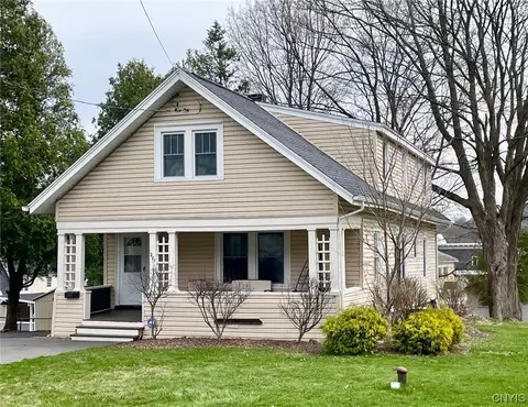 201 Danbury Dr, Syracuse, NY 13219