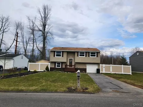 8088 Pickett Ln, Cicero, NY 13039