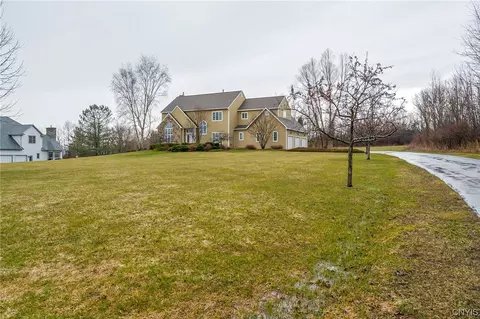 4443 Stephanie Dr, Manlius, NY 13104